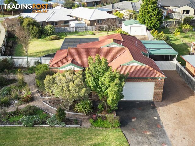 38 Charlton Place EASTWOOD VIC 3875