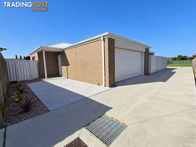 2/32 Charles Street LUCKNOW VIC 3875