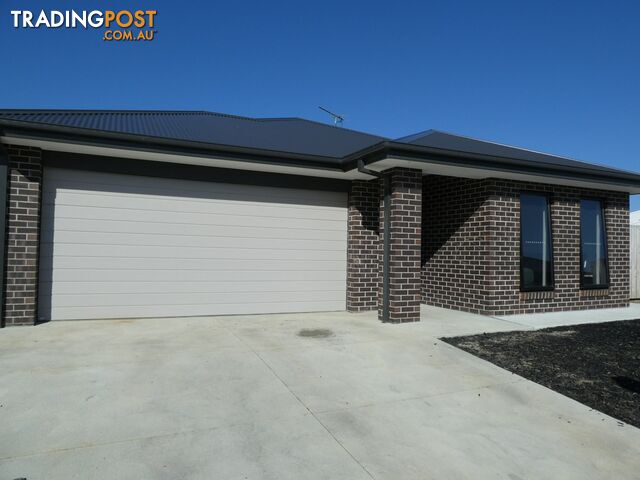 4 Nielsen Way EAST BAIRNSDALE VIC 3875