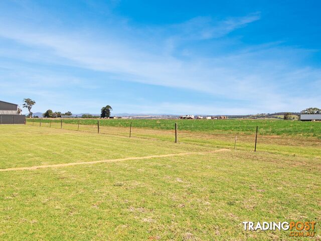 42 Main Road LINDENOW VIC 3865 - photo 4 of 6
