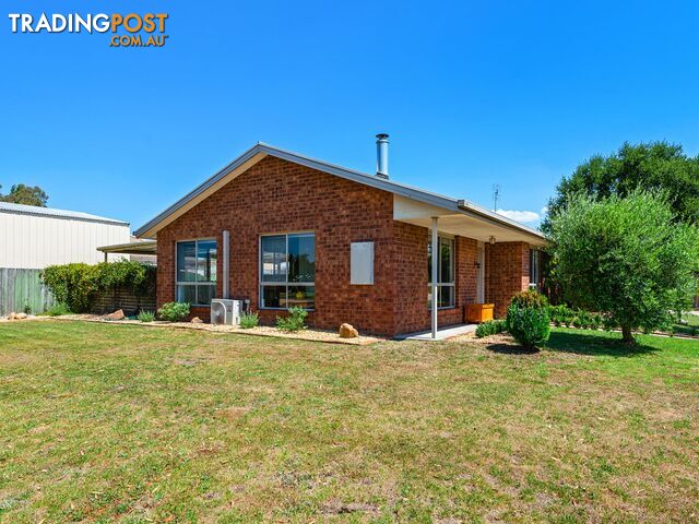 2 Tairua Place EASTWOOD VIC 3875