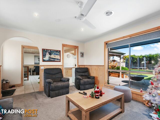 9 Maneroo Court EASTWOOD VIC 3875