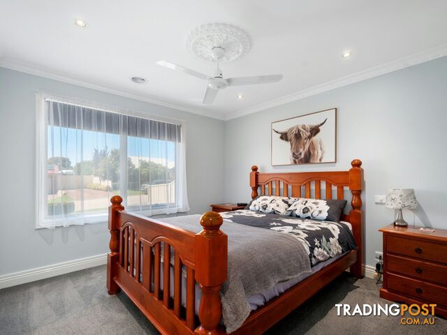 9 Maneroo Court EASTWOOD VIC 3875