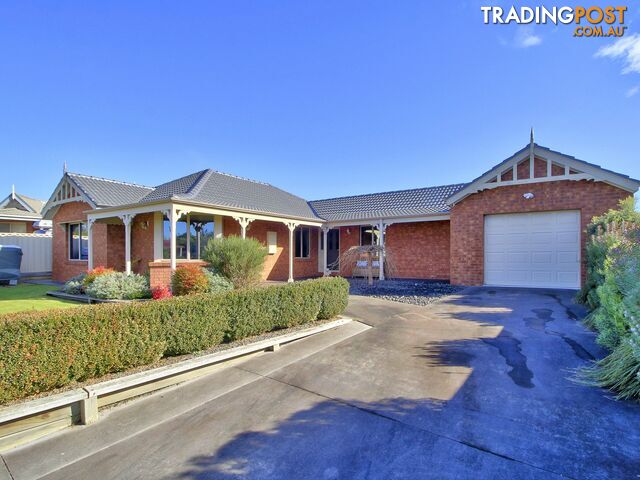 9 Maneroo Court EASTWOOD VIC 3875