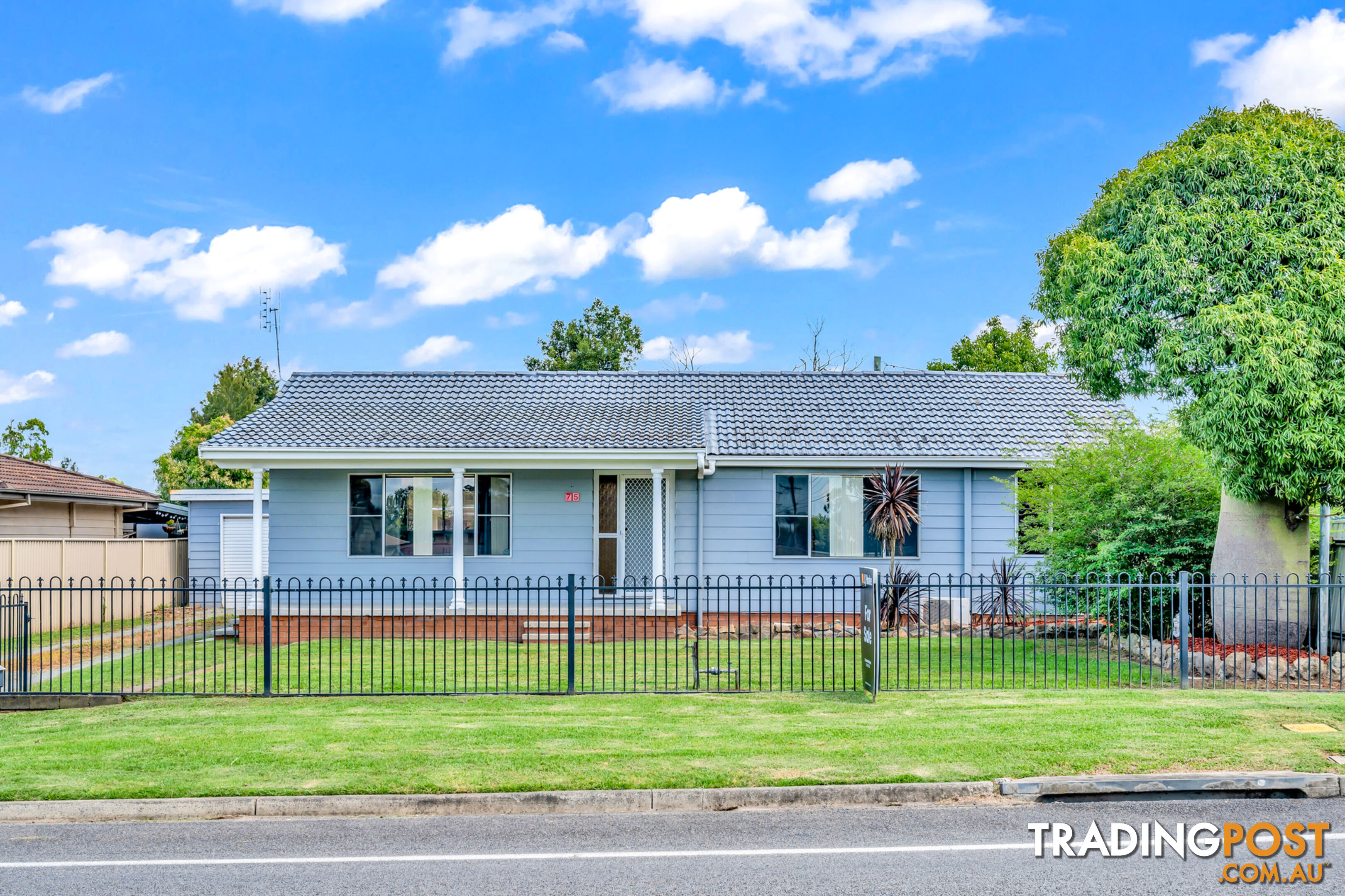 75 High Street WALLALONG NSW 2320