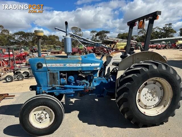 Ford 4000 2WD Tractor