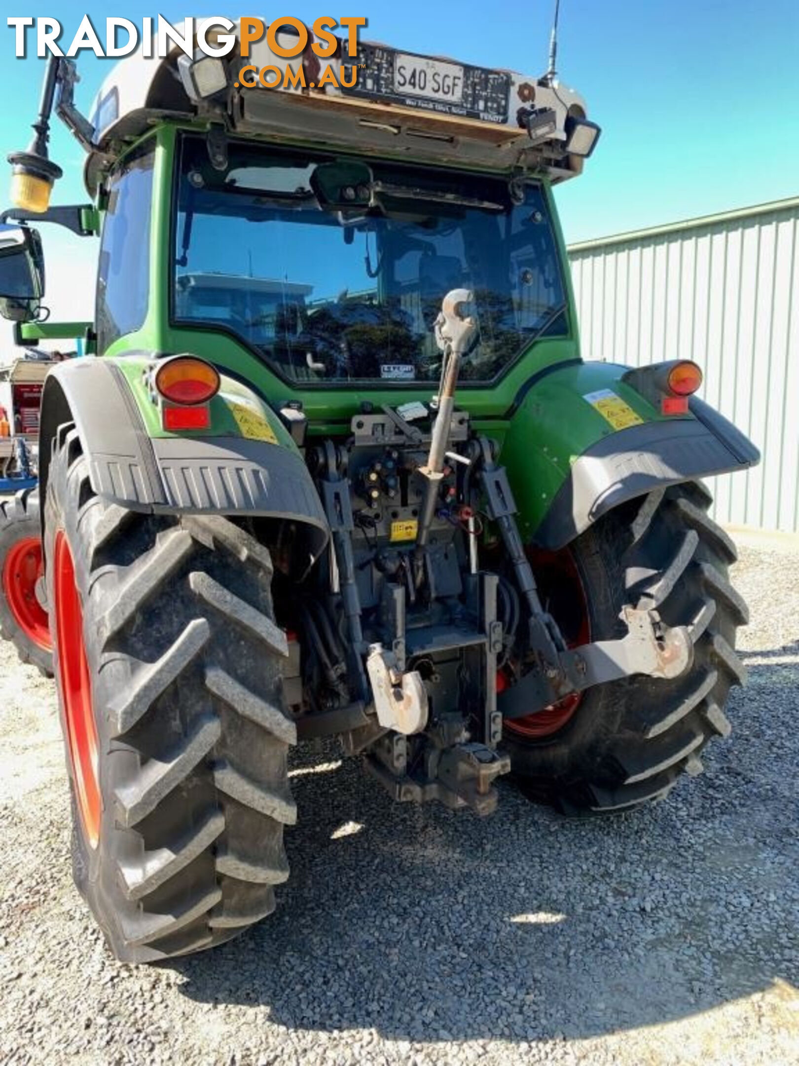 Fendt 211S FWA/4WD Tractor