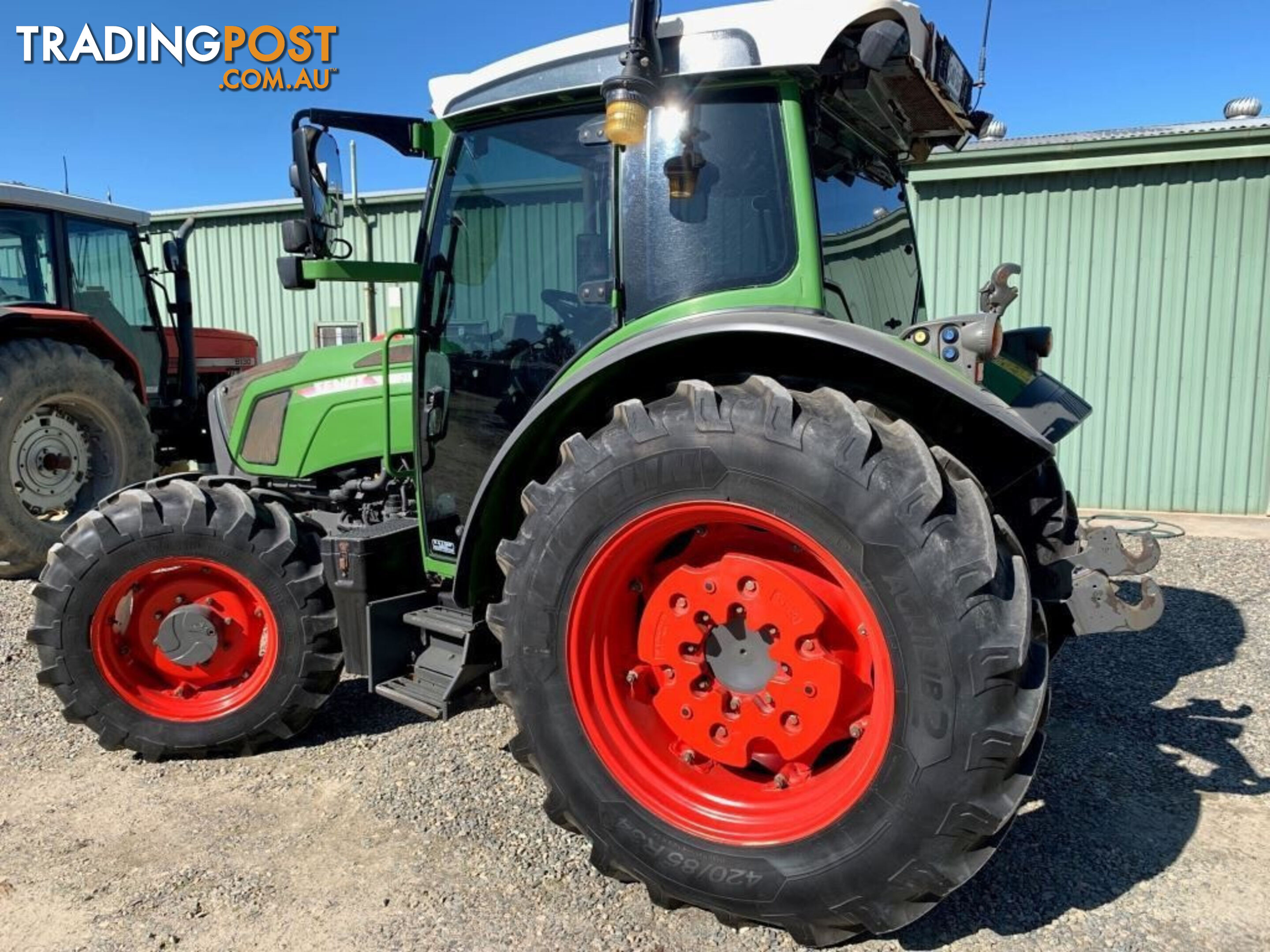 Fendt 211S FWA/4WD Tractor