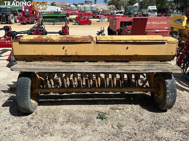 Connor Shea 18 Run Disc Seeder Seeding/Planting Equip