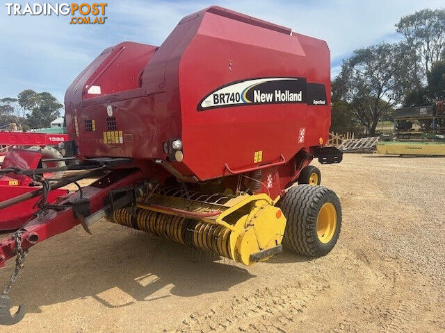 New Holland BR740 Round Baler Hay/Forage Equip