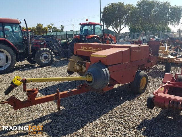 New Holland 417 Square Baler Hay/Forage Equip