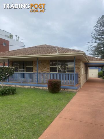 2 Tuggerah Parade THE ENTRANCE NSW 2261