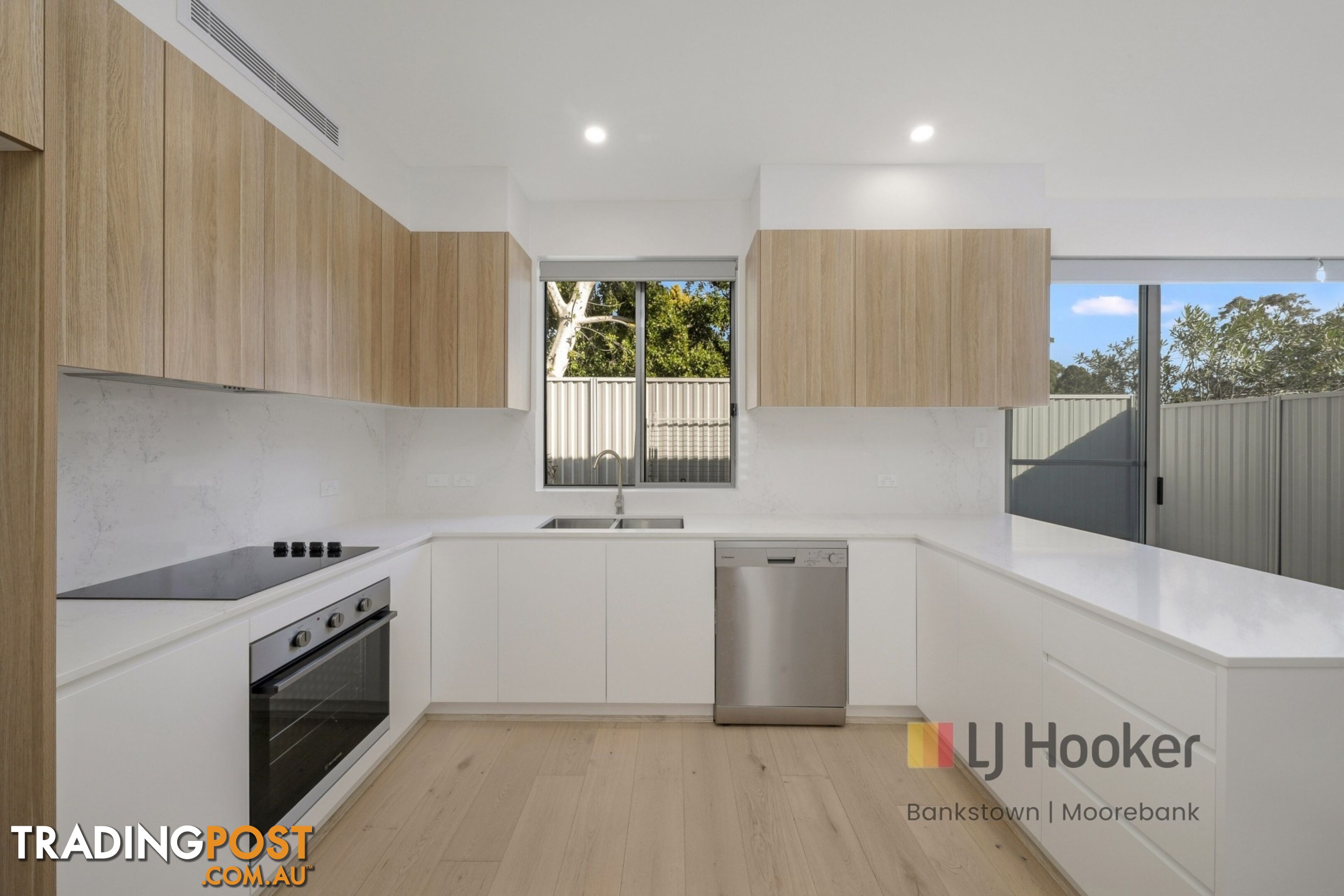 2E Jacquinot Place GLENFIELD NSW 2167