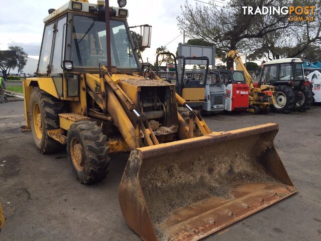JCB 3 CX extendable back hoe with front-end loader - photo 2 of 16