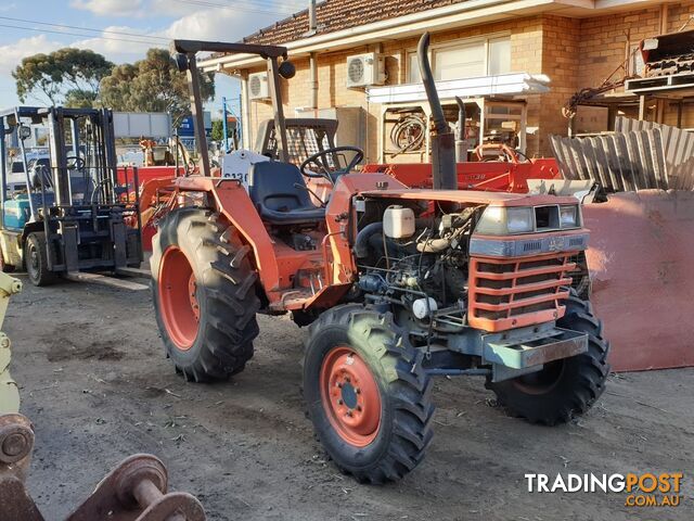 Kubota L2850 DT tractor