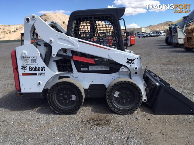 Bobcat S570 Skid Steer Loader - photo 2 of 11