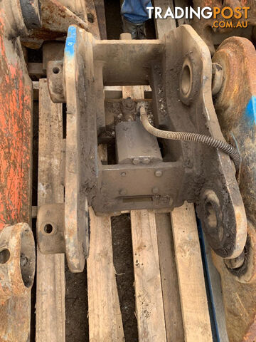 Trenching bucket for 4-6 tonne excavator