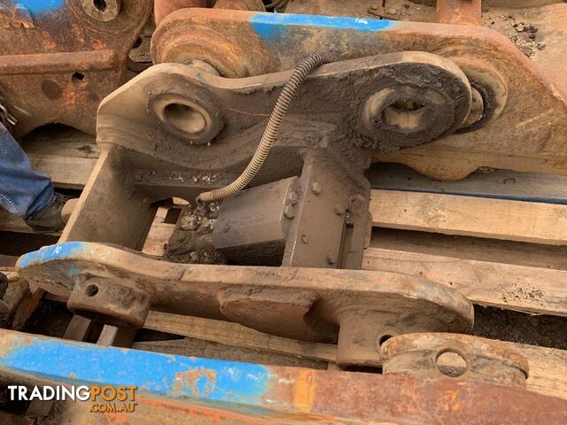 Trenching bucket for 4-6 tonne excavator - photo 2 of 3