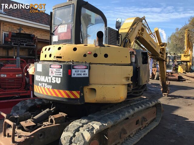 Komatsu PC75UU-2 excavator - photo 3 of 20