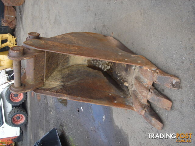 Trenching bucket for 10-15 tonne excavator - photo 3 of 3