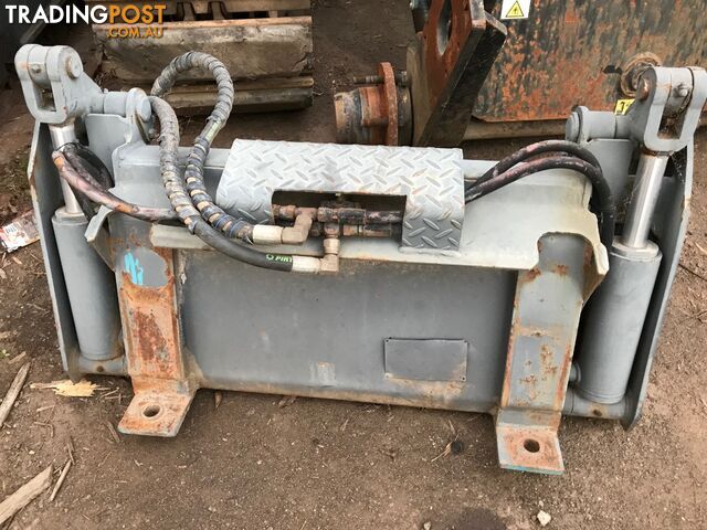 900mm wide 4 in 1 bucket - photo 5 of 6