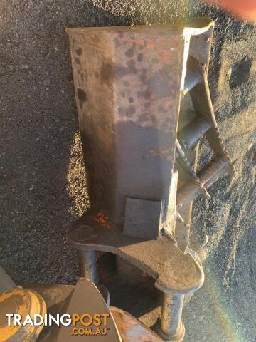 Hydraulic quick hitch for 20-25 tonne excavator - photo 3 of 7