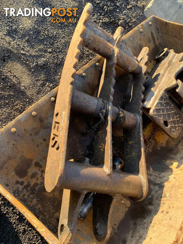 Hydraulic quick hitch for 20-25 tonne excavator - photo 4 of 7
