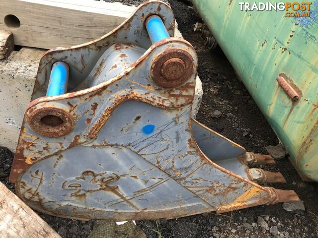 Hydraulic quick hitch for 20-25 tonne excavator - photo 2 of 4