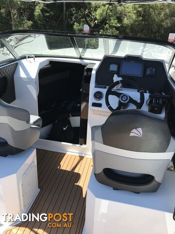 Crossfire Five 8 GT, Catamaran Power Boat