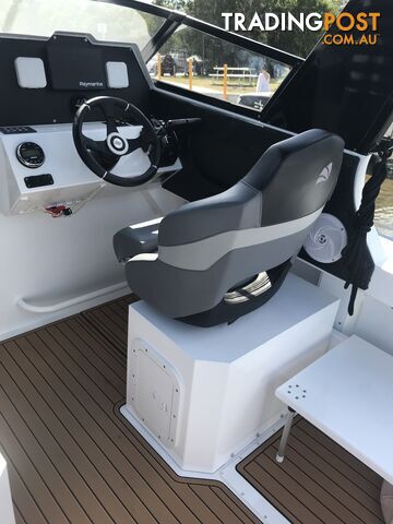 Crossfire Five 8 GT, Catamaran Power Boat