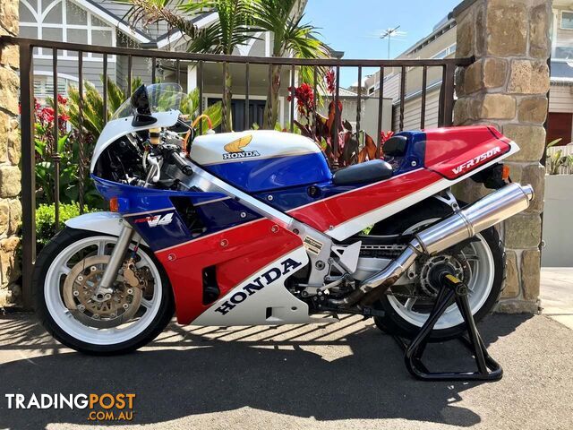 1988 Honda VFR-750R RC30 - photo 2 of 2