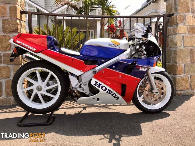 1988 Honda VFR-750R RC30