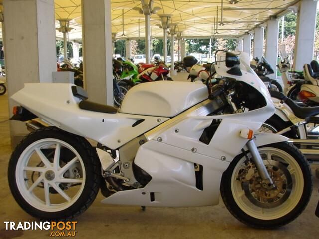 1988 Honda VFR750R RC30
