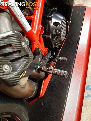 2010 Ducati 1198S - photo 2 of 36