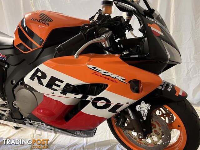 2004 CBR1000RR Repsol - photo 2 of 4