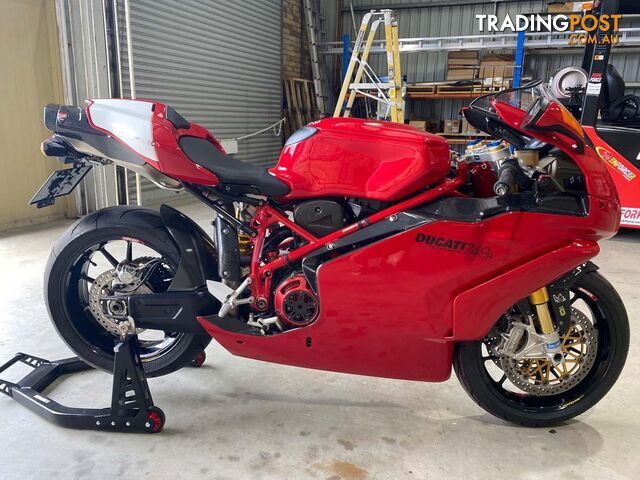 2004 Ducati 749R. - photo 2 of 2