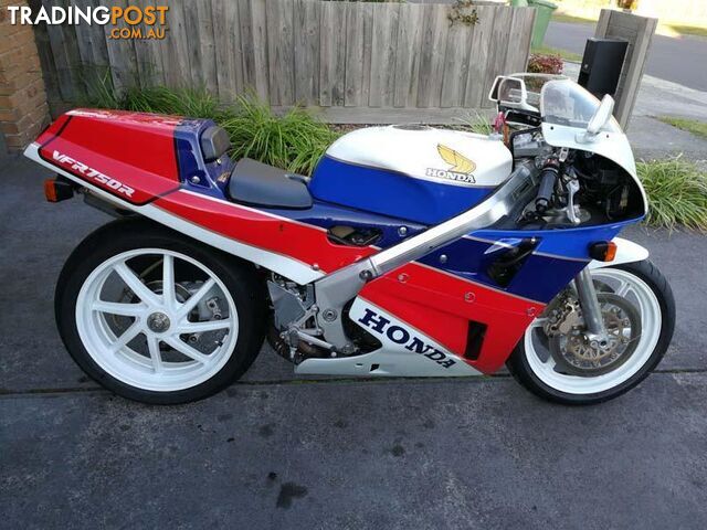 1988 Honda VFR750-R RC30