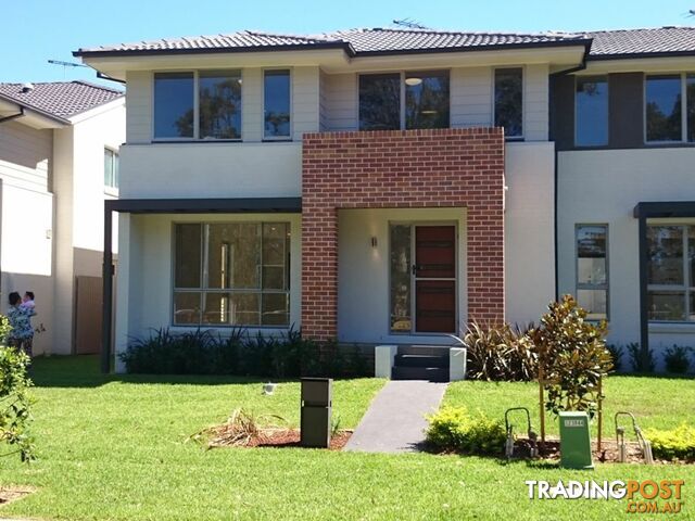 37 Three Bees Drive GLENFIELD NSW 2167