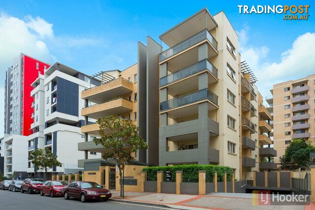 18/8-10 Browne Parade WARWICK FARM NSW 2170