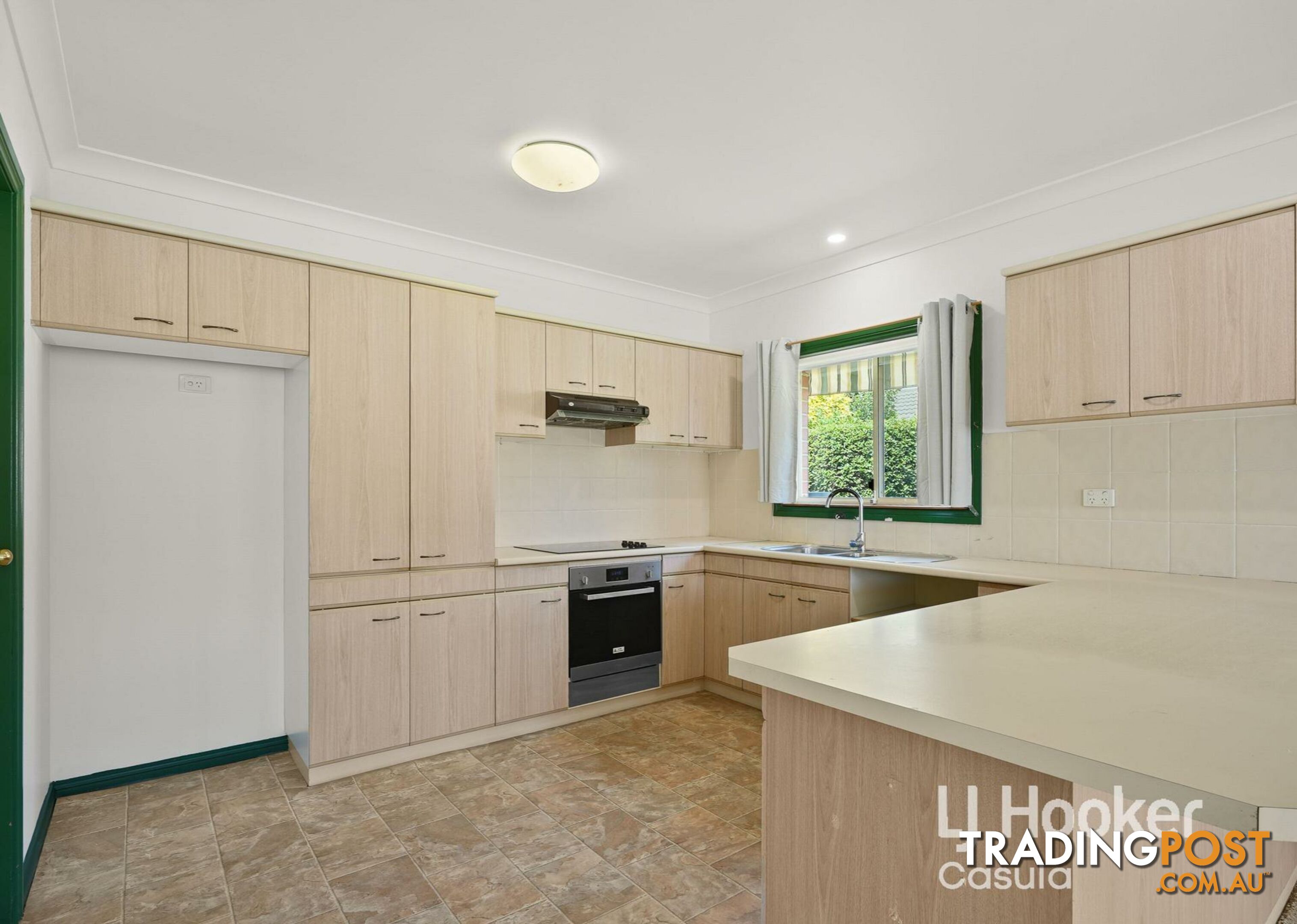 16 Fernleaf Court WATTLE GROVE NSW 2173