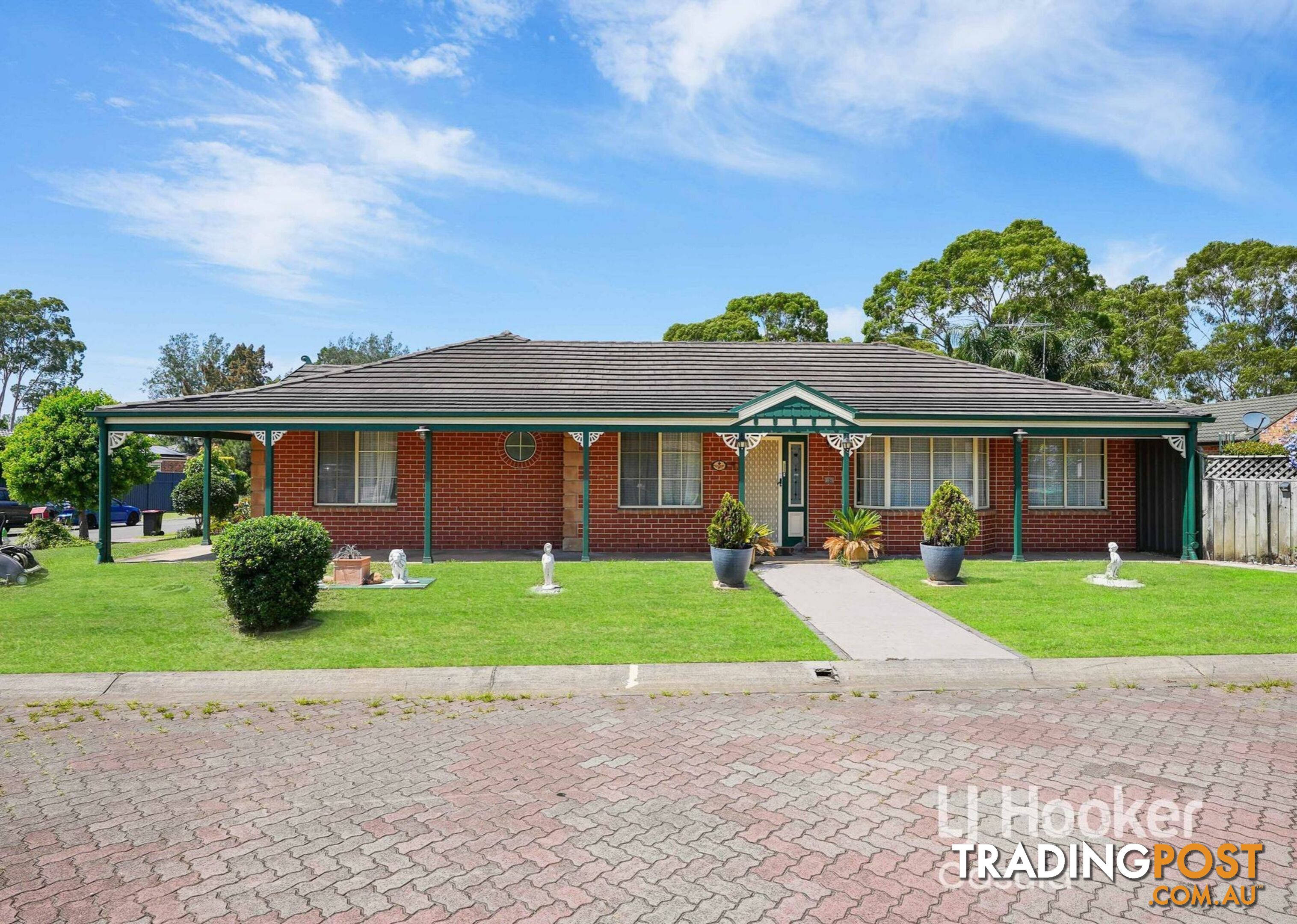 16 Fernleaf Court WATTLE GROVE NSW 2173