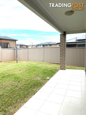 4 Frederick Jones Crescent SCHOFIELDS NSW 2762