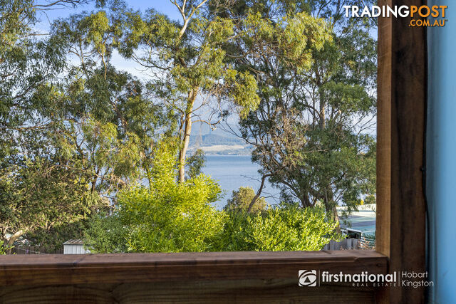 17 Victoria Avenue DENNES POINT TAS 7150 - photo 4 of 14