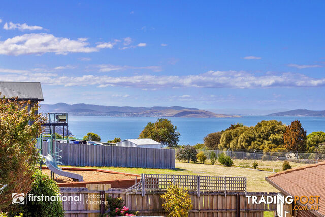 2/12 Stratford Place BLACKMANS BAY TAS 7052