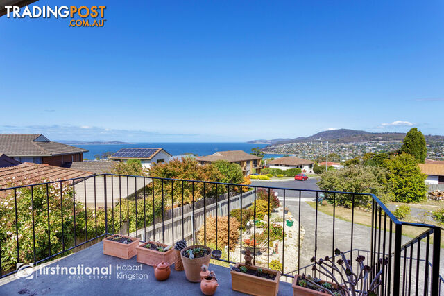 2/12 Stratford Place BLACKMANS BAY TAS 7052