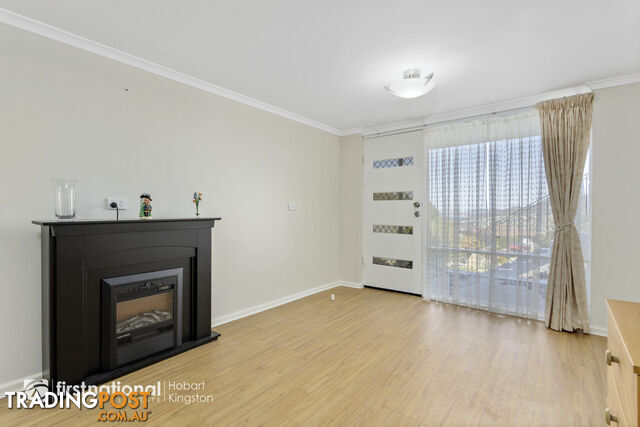 2/12 Stratford Place BLACKMANS BAY TAS 7052