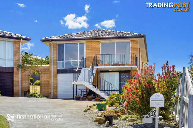 2/12 Stratford Place BLACKMANS BAY TAS 7052