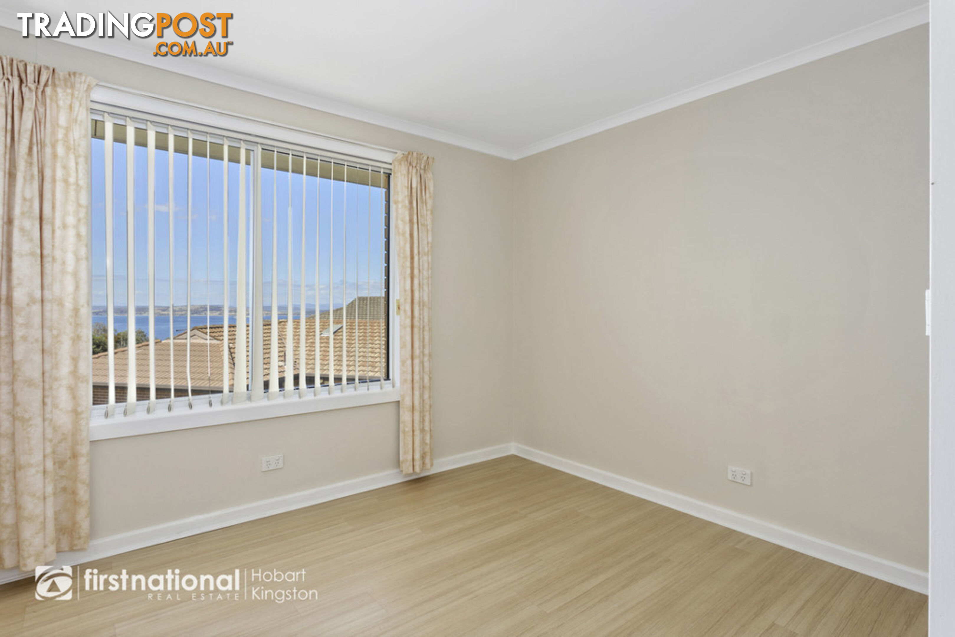 2/12 Stratford Place BLACKMANS BAY TAS 7052