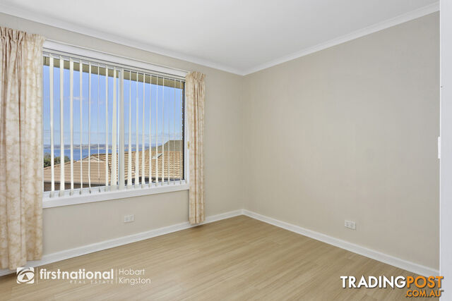 2/12 Stratford Place BLACKMANS BAY TAS 7052