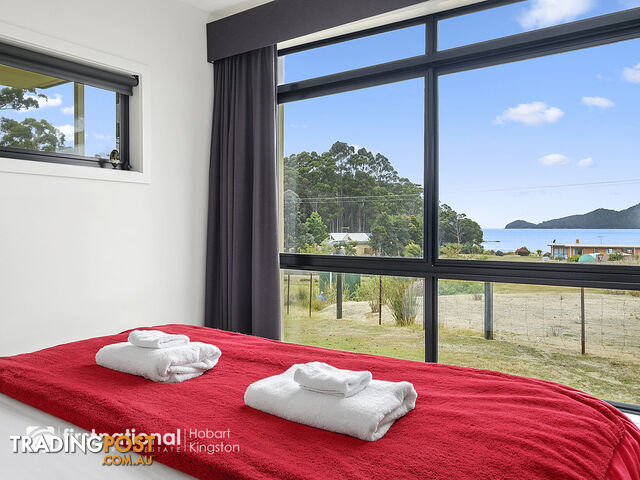 8 Lumeah Road ADVENTURE BAY TAS 7150